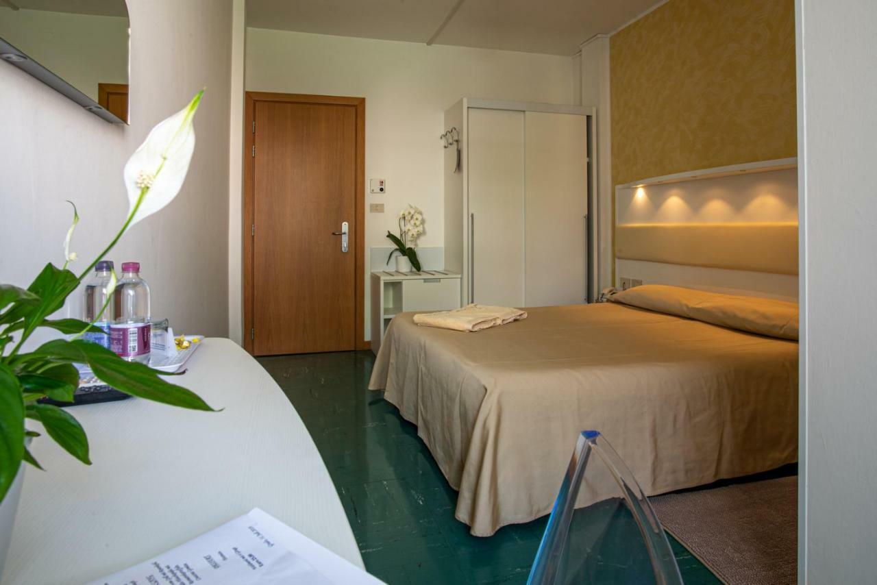 Hotel Mar Del Plata Grado Exterior photo